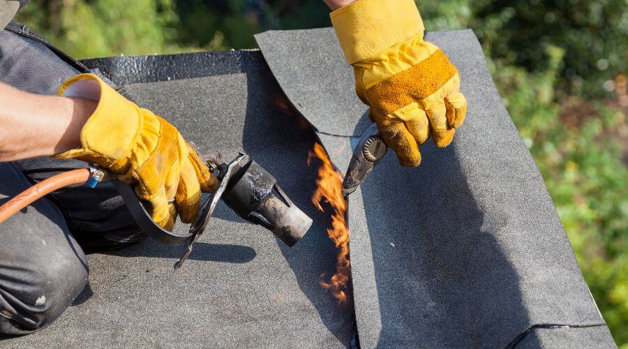 Expert Emergency Roof Repairs services in Selman City, TX